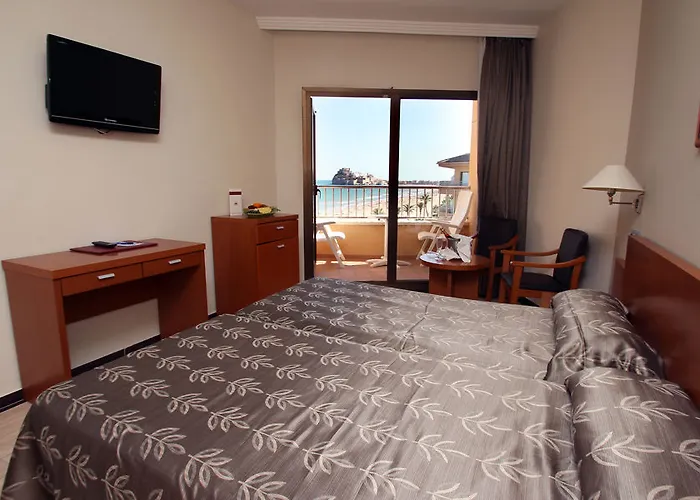 & Palace 4* Пеньискола