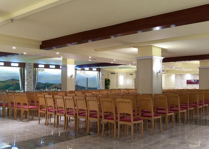 Отель & Palace 4*