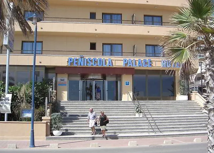 & Palace Отель