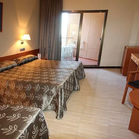 & Palace فندق